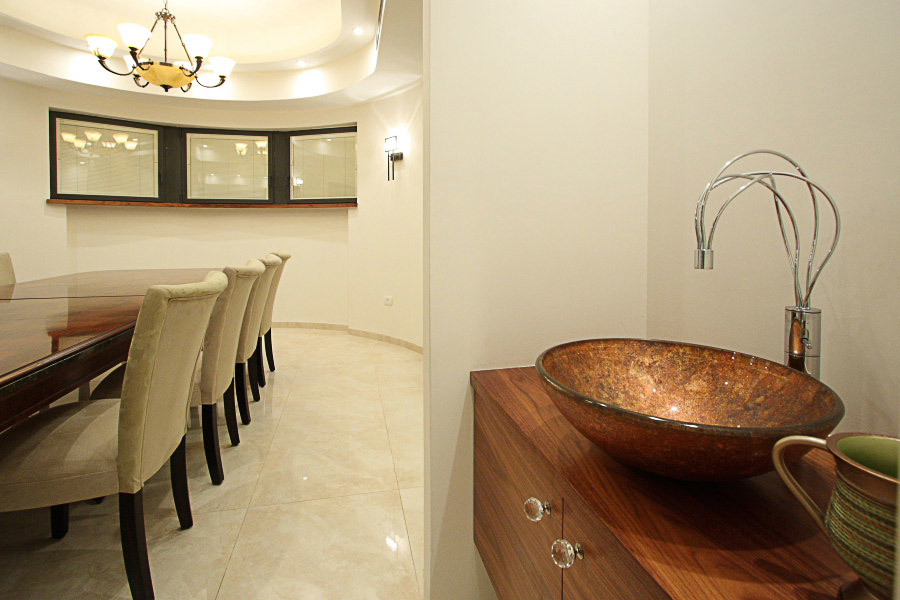 Available Sukkos with large Sukka! 4 Bedroom Garden Apartment in the heart of the Rechavia neighborhood. Click on photo for more details.