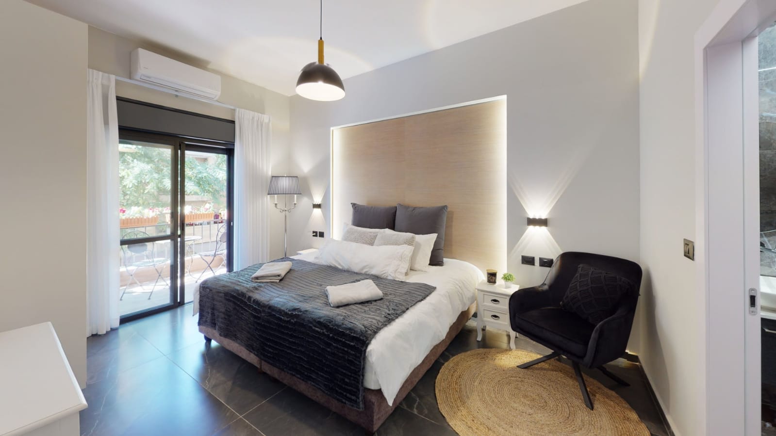 FOR RENT king 2 bedrooms Apartment View Rentals of Distinction