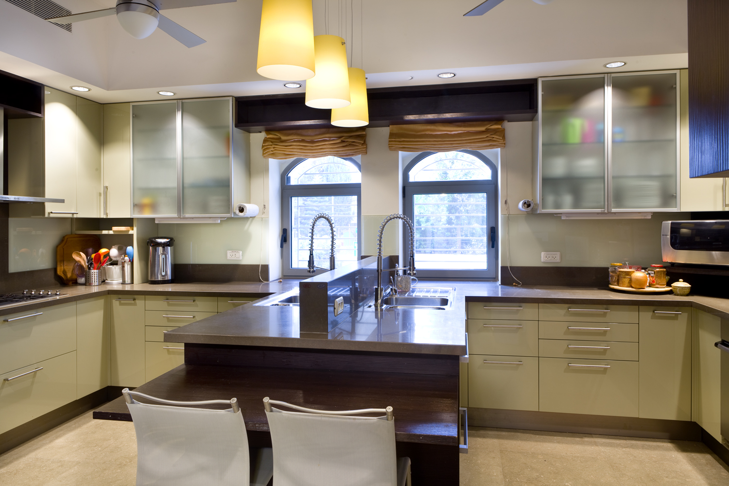 Large spacious Glatt Kosher Kitchen 