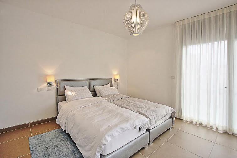 Master Bedroom with 2 Twin Beds Master Bedroom with 2 Twin Beds