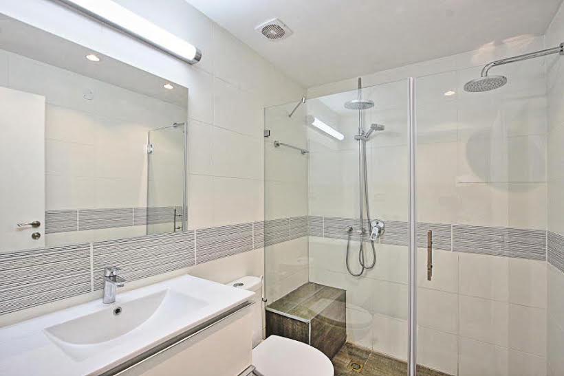 Master Bathroom with Shower Master Bathroom with Shower