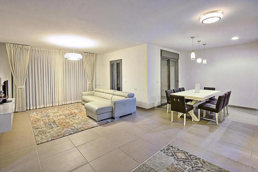 Living/Dining Area Living/Dining Area