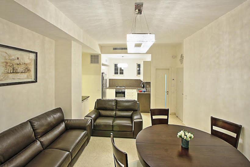 Living/Dining Area 
