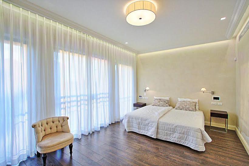 Master Bedroom with 2 Twin Beds Master Bedroom with 2 Twin Beds