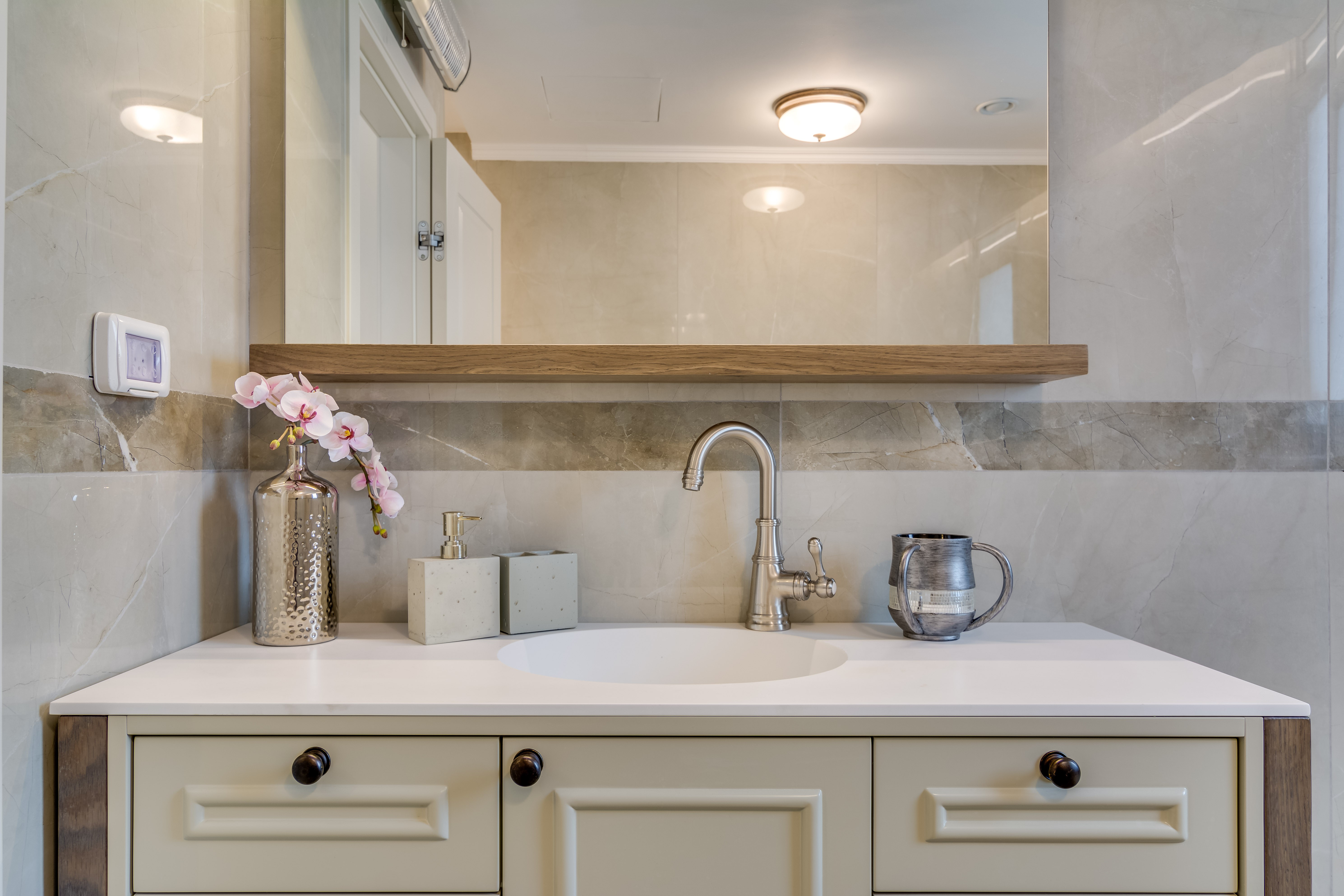 Main Master Bathroom Wash Area-