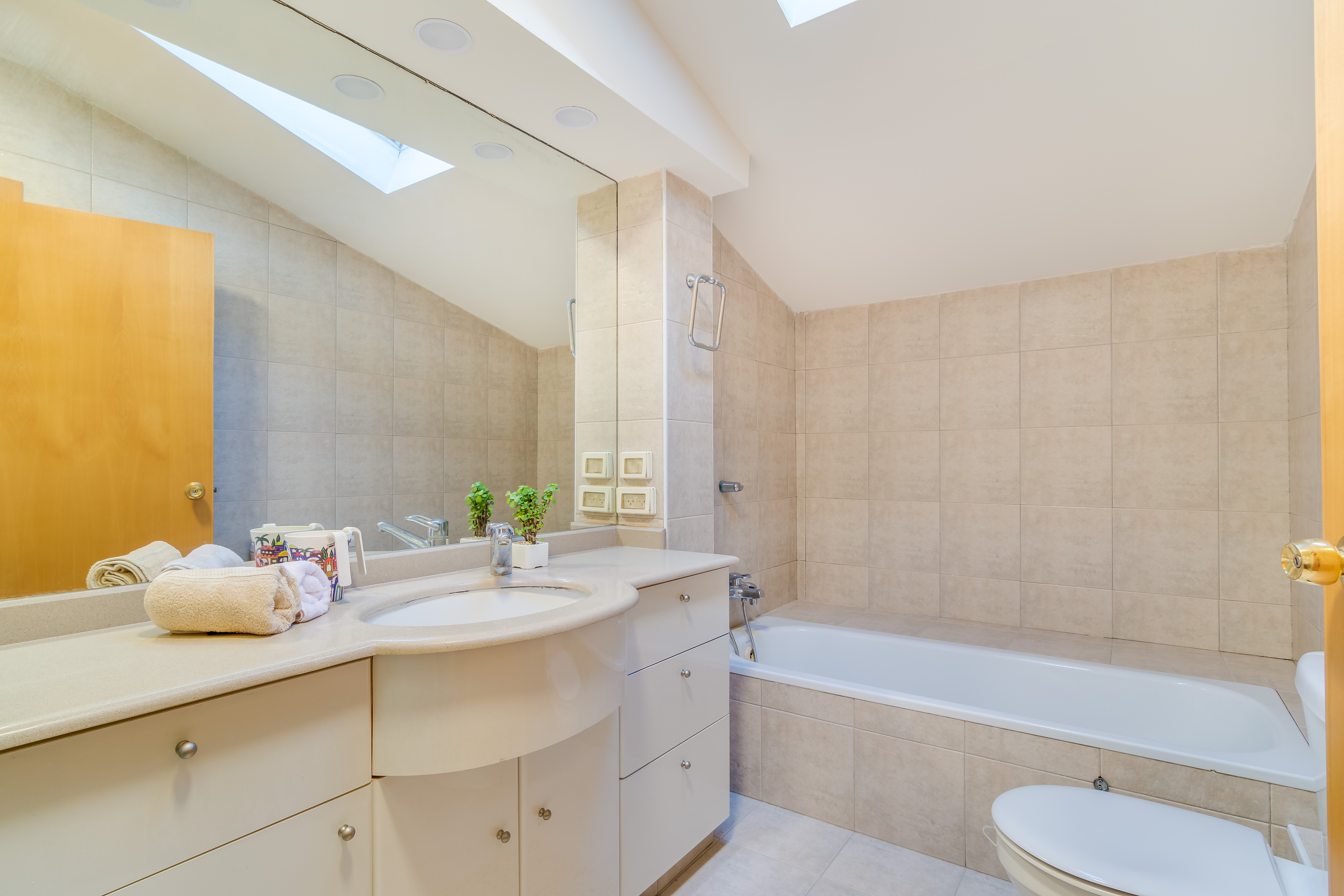 Master Bathroom Master Bathroom