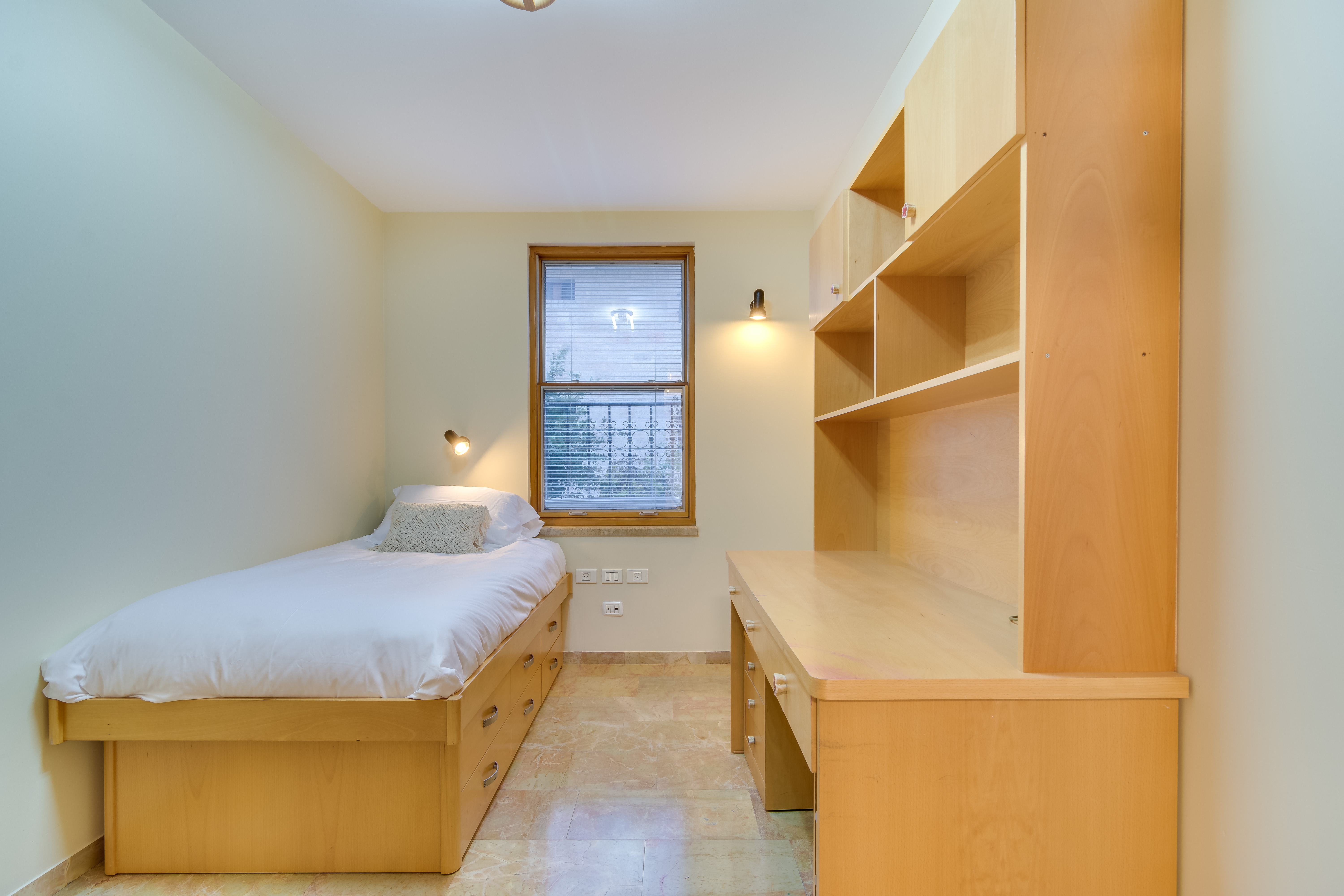 3rd Bedroom - 2nd Level (One Bed Only) 3rd Bedroom - 2nd Level (One Bed Only)