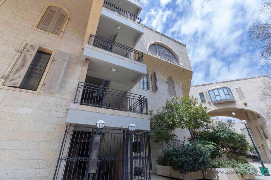 Glatt Kosher Luxury Apartment Rentals in Jerusalem Yismach Melech