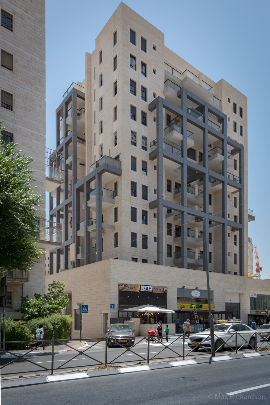 Great location! With parking